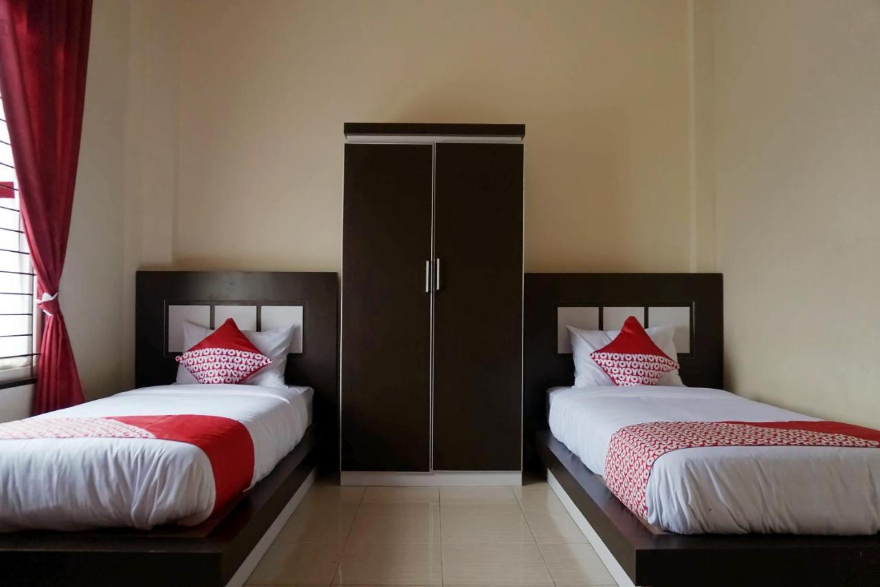 Oyo 1394 Rumaisa Homestay Syariah Pekanbaru Extérieur photo