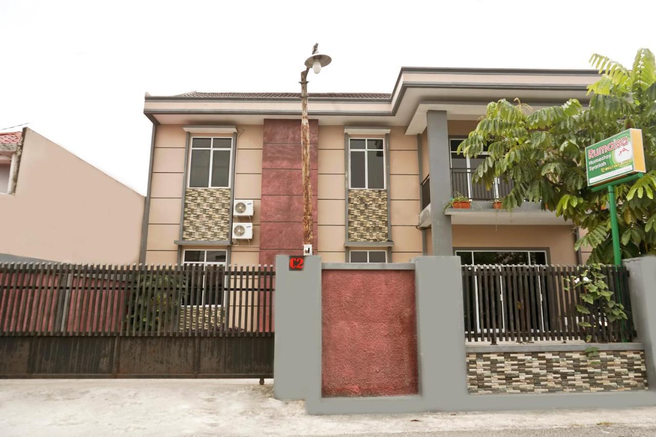Oyo 1394 Rumaisa Homestay Syariah Pekanbaru Extérieur photo