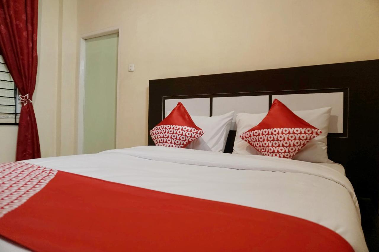 Oyo 1394 Rumaisa Homestay Syariah Pekanbaru Extérieur photo