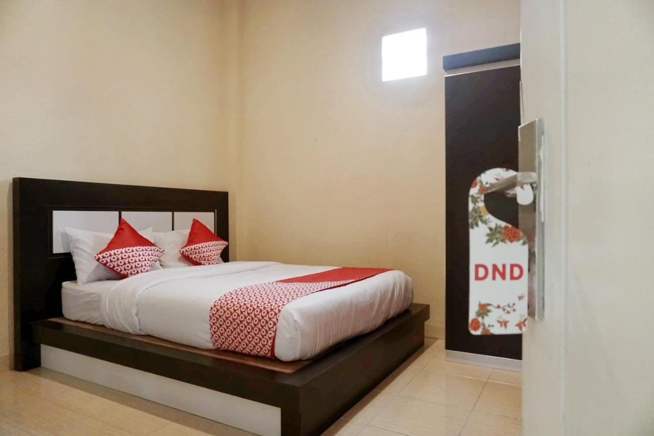 Oyo 1394 Rumaisa Homestay Syariah Pekanbaru Extérieur photo