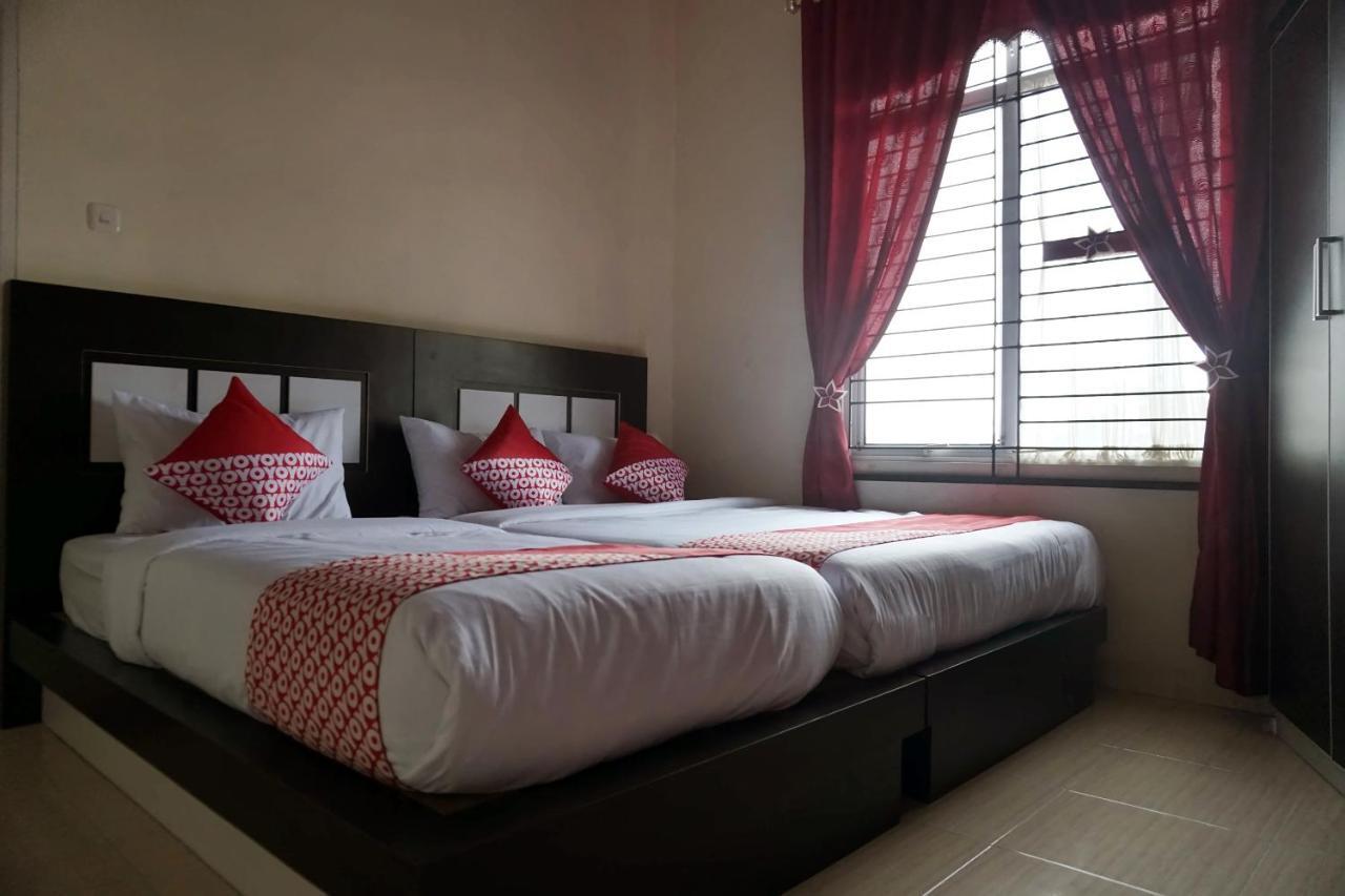 Oyo 1394 Rumaisa Homestay Syariah Pekanbaru Extérieur photo