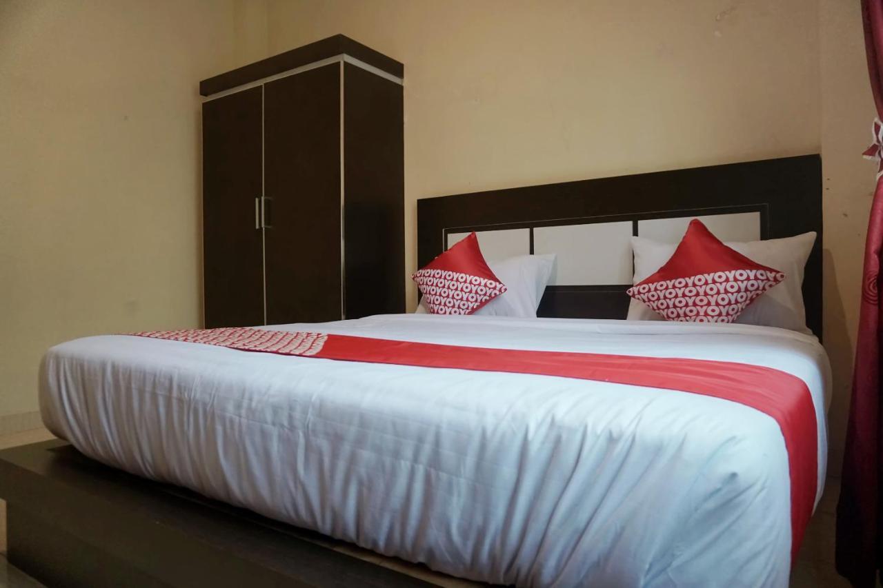 Oyo 1394 Rumaisa Homestay Syariah Pekanbaru Extérieur photo