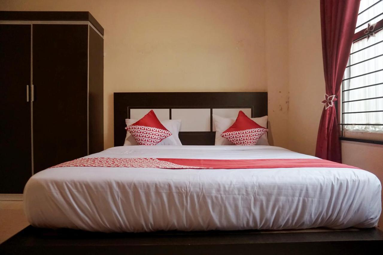 Oyo 1394 Rumaisa Homestay Syariah Pekanbaru Extérieur photo
